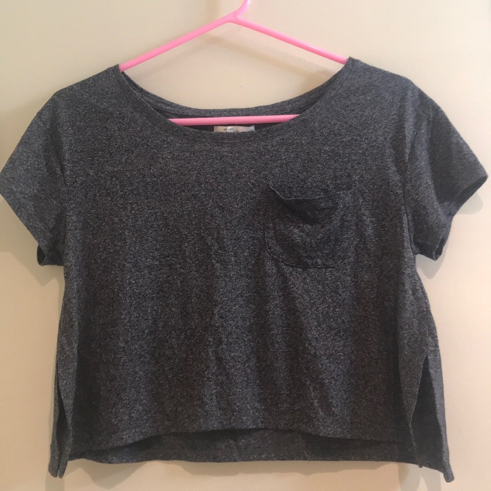 Abercrombie and Fitch Cropped T-Shirt🎉